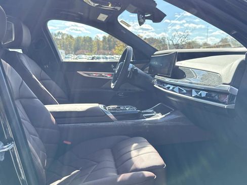 Certified 2025 BMW 760i xDrive 760i xDrive w/ Executive Package image 16