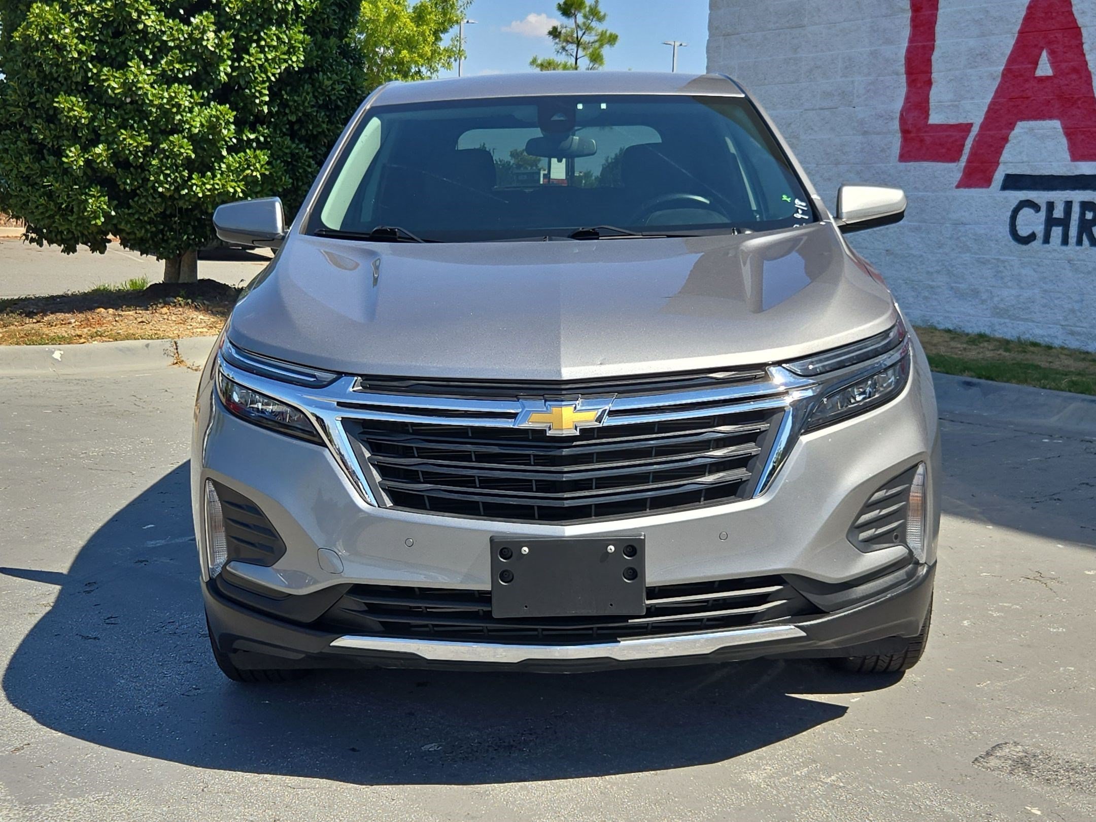 Used 2024 Chevrolet Equinox LT AWD/4WD image 2