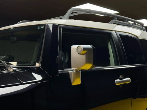 Used 2007 Toyota FJ Cruiser 4WD image 9