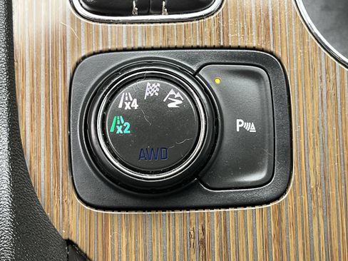 Certified 2019 GMC Acadia SLE w/ Driver Alert Package I AWD/4WD image 18