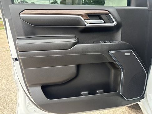 Used 2024 Chevrolet Silverado 1500 LT Trail Boss w/ LT Trail Boss Premium Package image 16