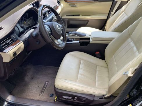 Used 2018 Lexus ES 350 w/ Luxury Package w/Wood Trim FWD image 12