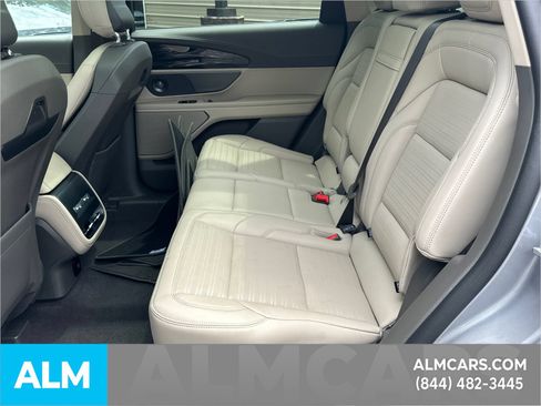 Used 2025 Lincoln Nautilus Reserve AWD/4WD image 24