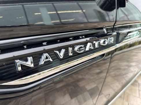 Used 2022 Lincoln Navigator L Black Label image 9