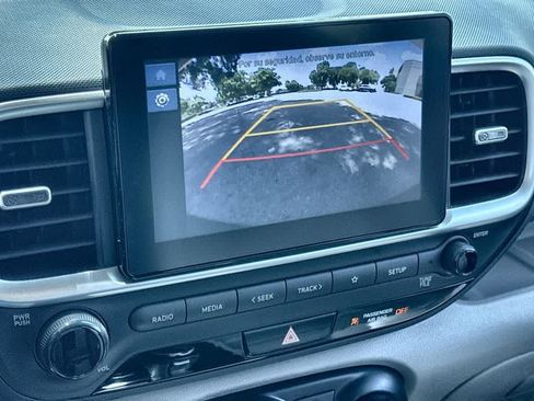 Used 2024 Hyundai Venue SEL FWD image 19