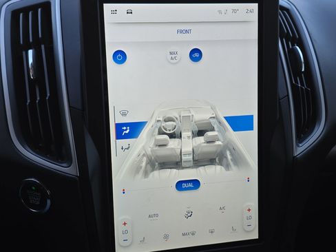 Used 2024 Ford Edge SEL w/ Convenience Package image 19