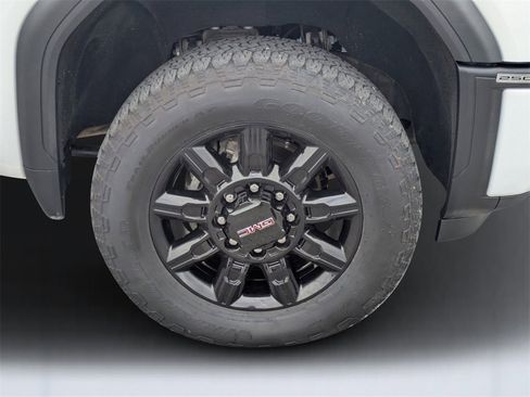 Used 2024 GMC Sierra 2500 AT4 w/ AT4 Preferred Package image 10