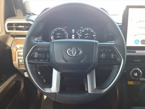 Used 2024 Toyota Tacoma Limited w/ Limited Package (LT) image 12