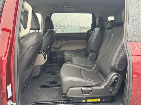 New 2026 Kia Carnival image 9