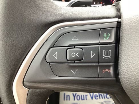 New 2025 Jeep Grand Cherokee Altitude image 32