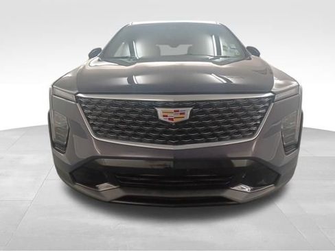 Used 2025 Cadillac XT4 Premium Luxury w/ Technology Package FWD image 2
