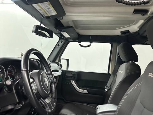 Used 2018 Jeep Wrangler Unlimited Sahara w/ Dual Top Group AWD/4WD image 11