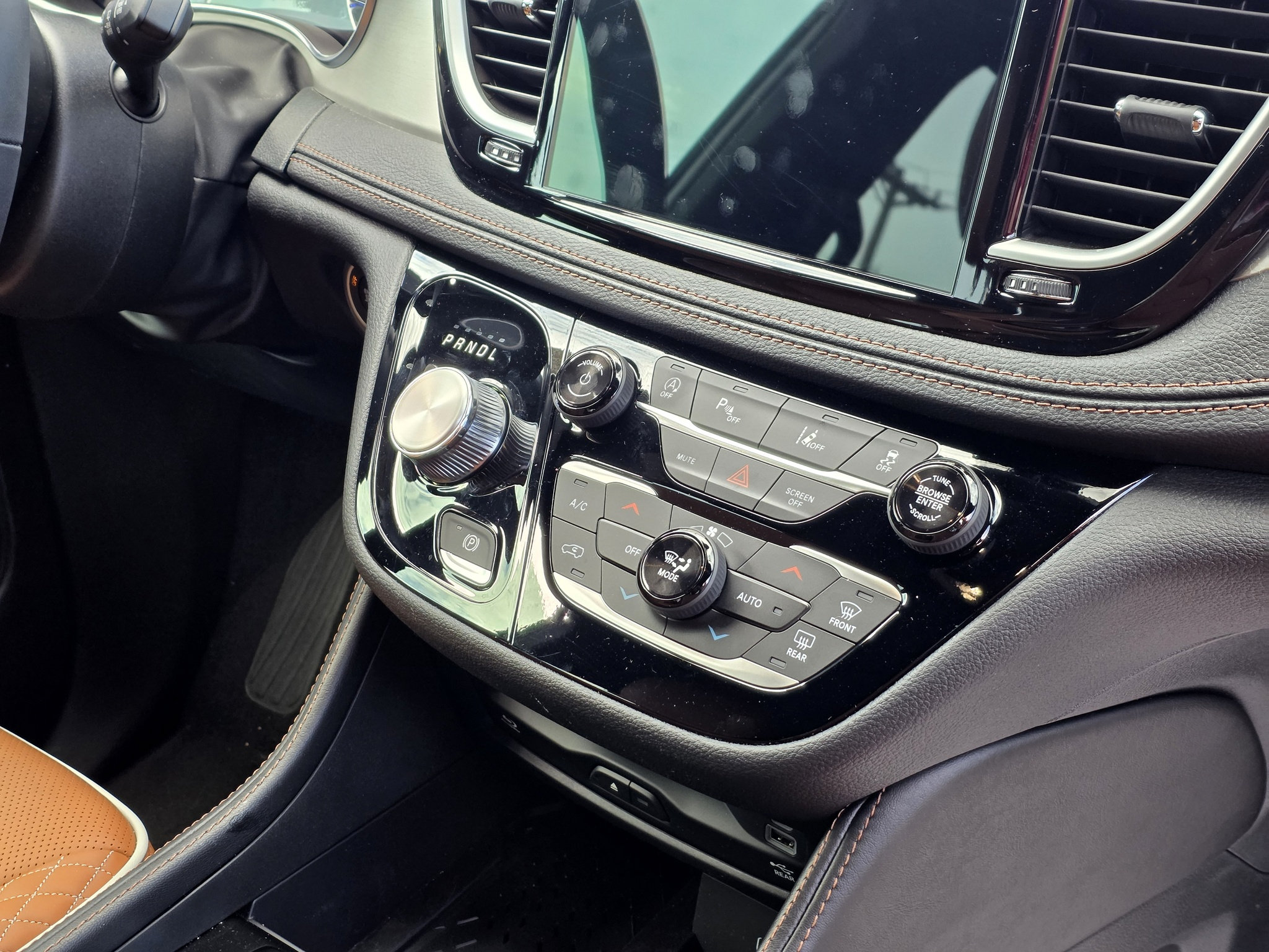Used 2026 Chrysler Pacifica Pinnacle FWD image 20