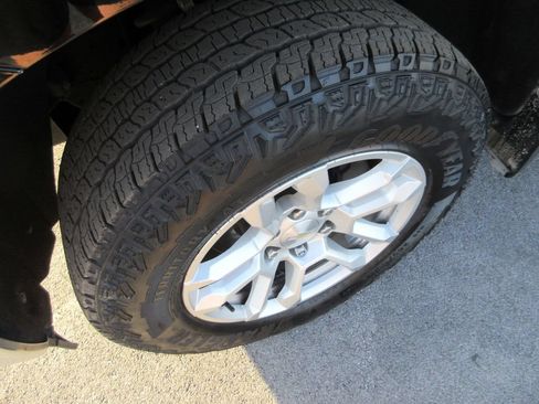Certified 2022 Chevrolet Silverado 1500 LT AWD/4WD image 13