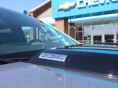 Used 2025 Chevrolet Silverado 1500 Custom Trail Boss w/ LPO, Dark Essentials Package