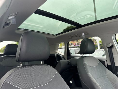 New 2026 Volkswagen Taos SE AWD/4WD image 16