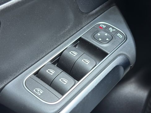 Used 2021 Mercedes-Benz GLB 250 GLB 250 image 26