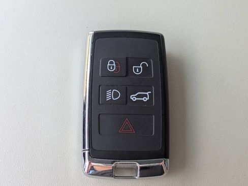Certified 2025 Land Rover Range Rover Long Wheelbase SE AWD/4WD image 30