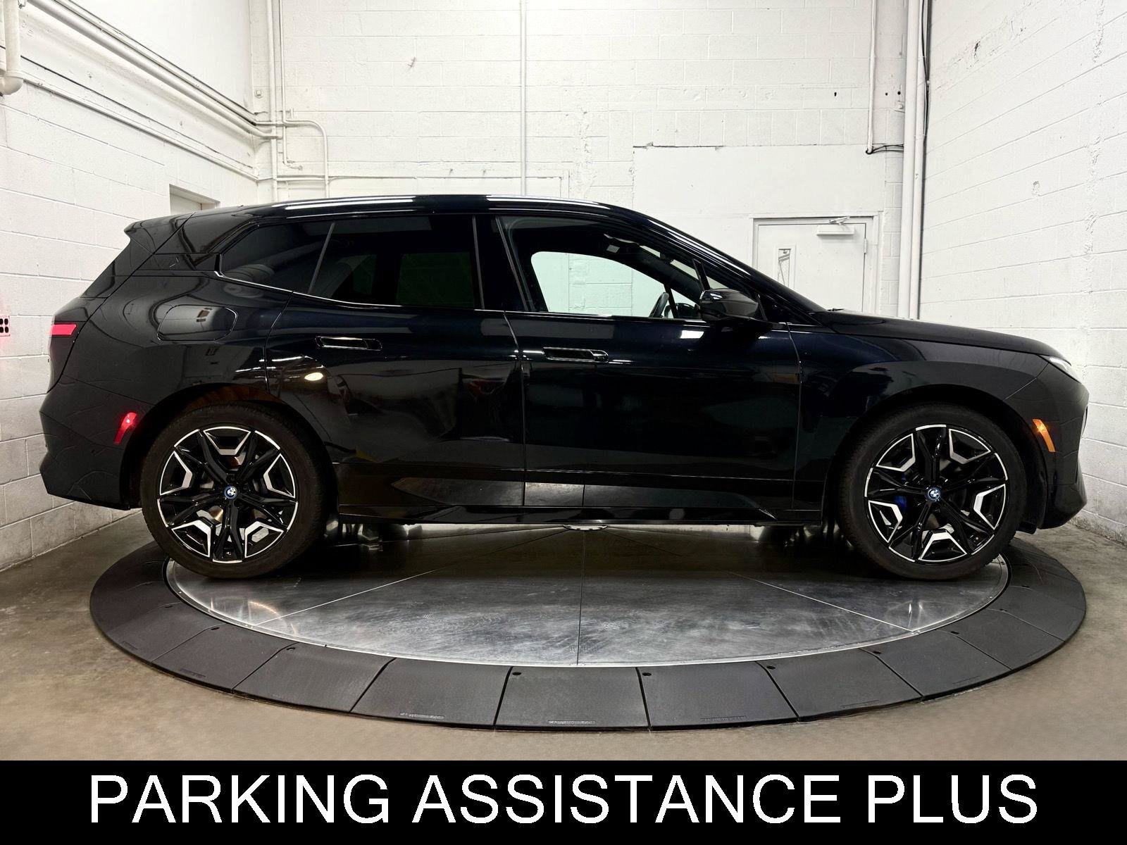 Used 2024 BMW iX xDrive50 w/ Sport Package AWD/4WD image 9