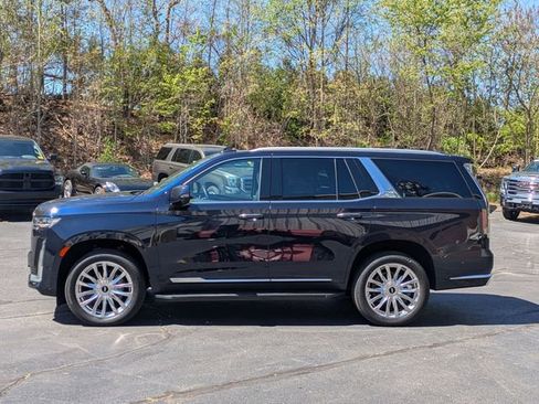 Used 2023 Cadillac Escalade Premium Luxury AWD/4WD image 2