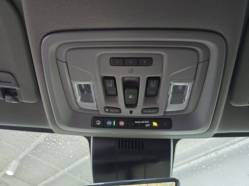 Certified 2025 GMC Sierra 1500 Denali image 22