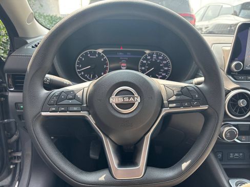 Used 2025 Nissan Sentra SV FWD image 21
