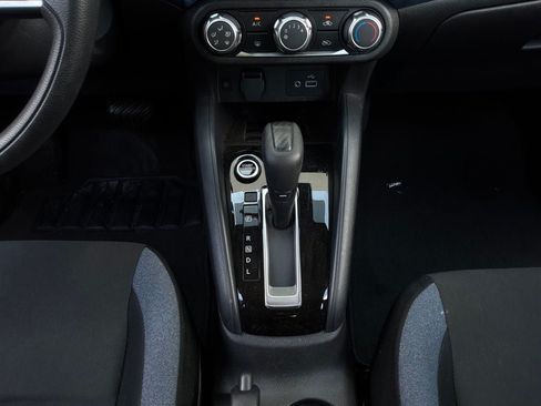 Used 2025 Nissan Versa SV FWD image 14