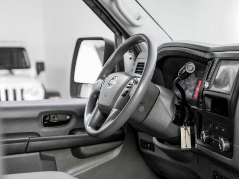Used 2020 Nissan NV 2500 SV image 11