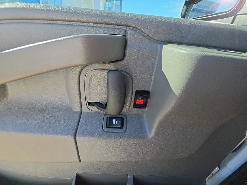 Used 2025 GMC Savana 2500 w/ Driver Convenience Package RWD image 16