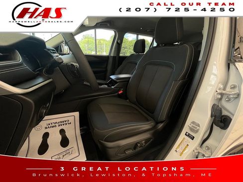 Used 2023 Jeep Grand Cherokee L Laredo AWD/4WD image 10
