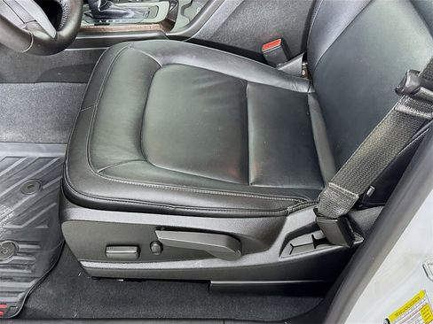 Used 2019 GMC Canyon SLT w/ Driver Alert Package image 15