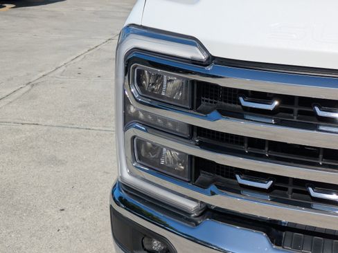 Used 2023 Ford F350 Lariat w/ Chrome Package AWD/4WD image 9