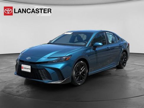 Certified 2025 Toyota Camry SE FWD image 3