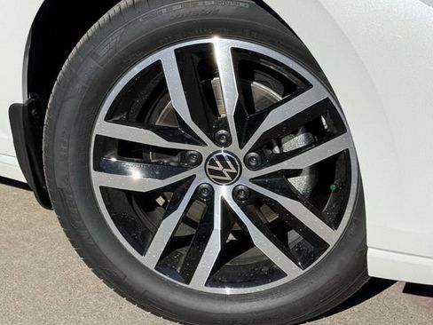 New 2026 Volkswagen Jetta SE FWD image 8