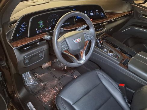 Certified 2023 Cadillac Escalade ESV Luxury image 3