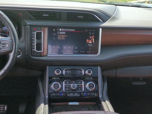Used 2023 GMC Yukon Denali Ultimate AWD/4WD image 30