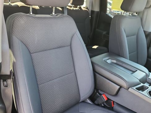 Used 2019 Chevrolet Silverado 1500 Custom w/ Custom Value Package AWD/4WD image 15