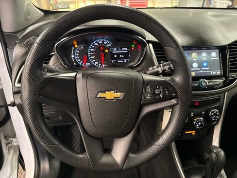 Used 2018 Chevrolet Trax LS AWD/4WD image 12