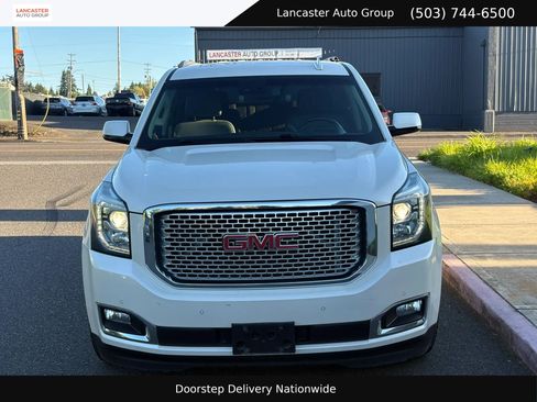 Used 2015 GMC Yukon Denali w/ Premium Package AWD/4WD image 6