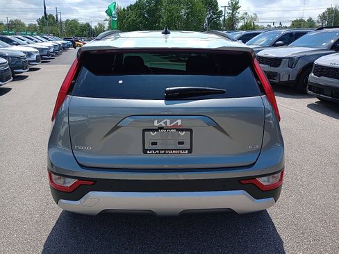 New 2025 Kia Niro EX image 6