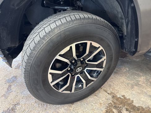 Used 2023 Toyota Tacoma TRD Sport image 4