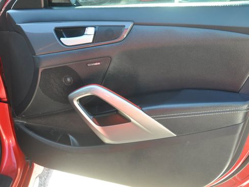 Used 2013 Hyundai Veloster Turbo image 20