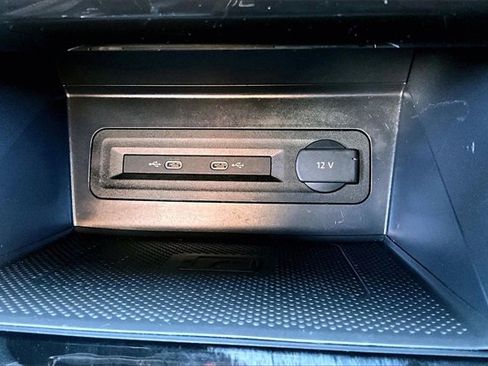 Used 2022 Volkswagen Atlas Cross Sport SEL R-Line image 16