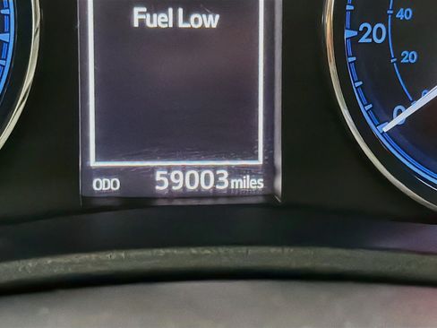 Used 2019 Toyota Corolla SE w/ SE Premium Package FWD image 8