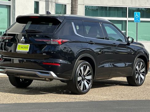 New 2026 Mitsubishi Outlander SEL image 4