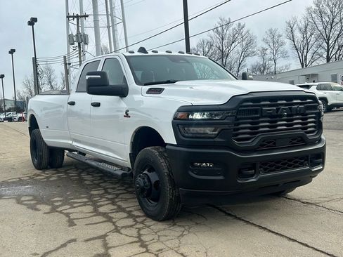 New 2026 RAM 3500 Tradesman AWD/4WD image 4