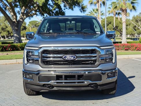 Used 2025 Ford F150 Lariat w/ Equipment Group 501A Mid image 3