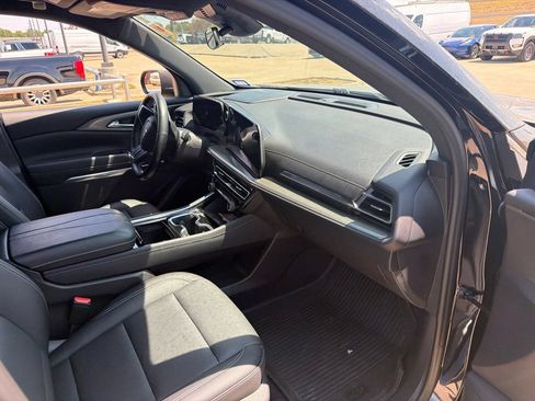 Used 2024 Chevrolet Traverse LT w/ LPO, Floor Liner Package AWD/4WD image 19