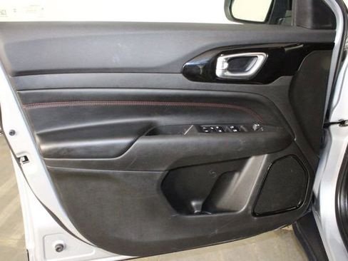 Used 2024 Jeep Compass Trailhawk image 16