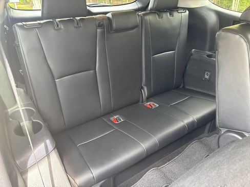 Used 2022 Toyota Highlander XLE FWD image 42